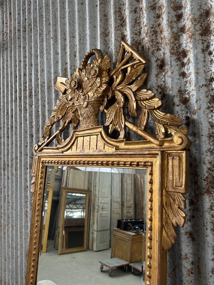 Antique Antique mirror