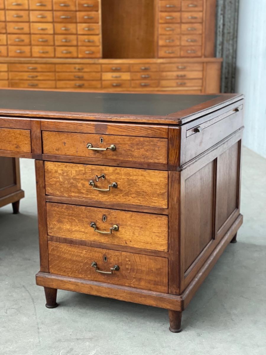 Antique Antique partnerdesk