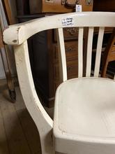 Antique style Antique white Thonet chair in Wood