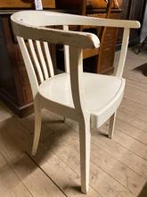 Antique style Antique white Thonet chair in Wood