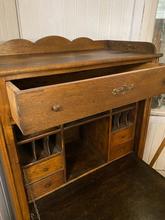 Antique style Antique cabinet in Wood