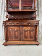 Antique style Antique cabinet in wood and glass