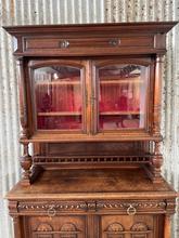 Antique style Antique cabinet in wood and glass