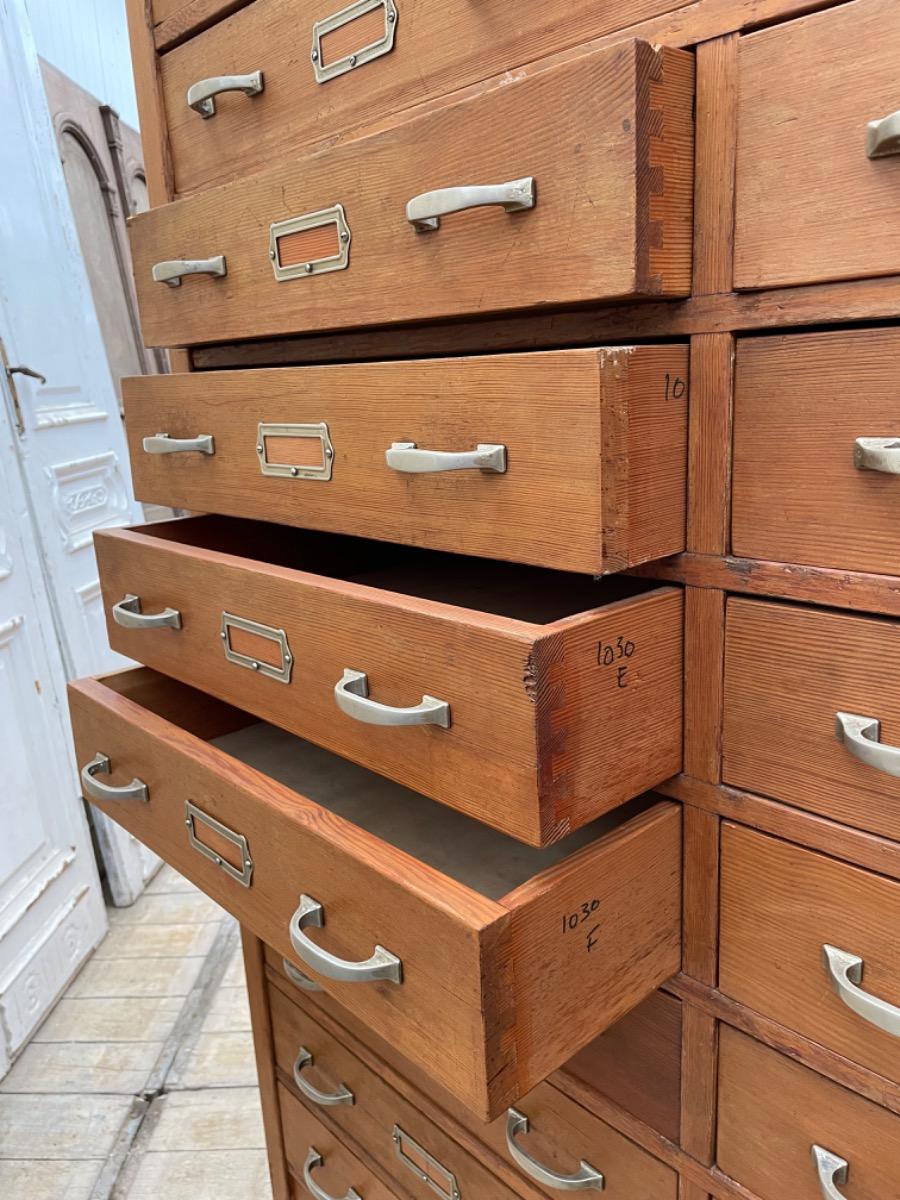 Antique Chest of drawers