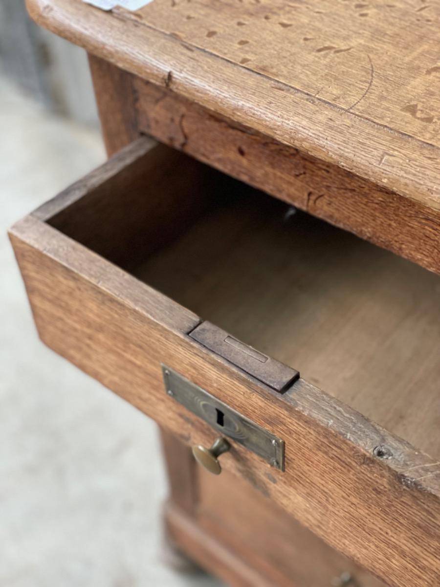 Antique Chest of drawers