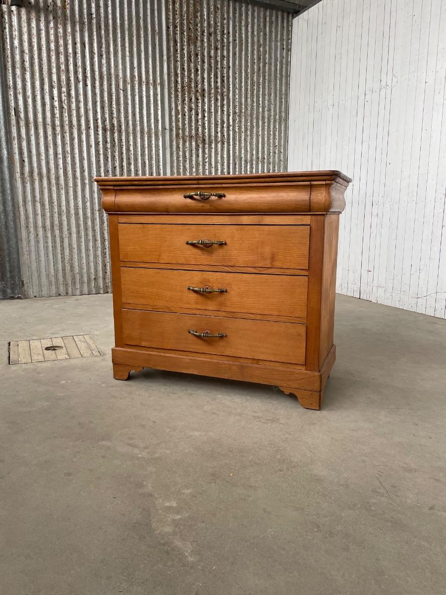 Antique Chest of drawers