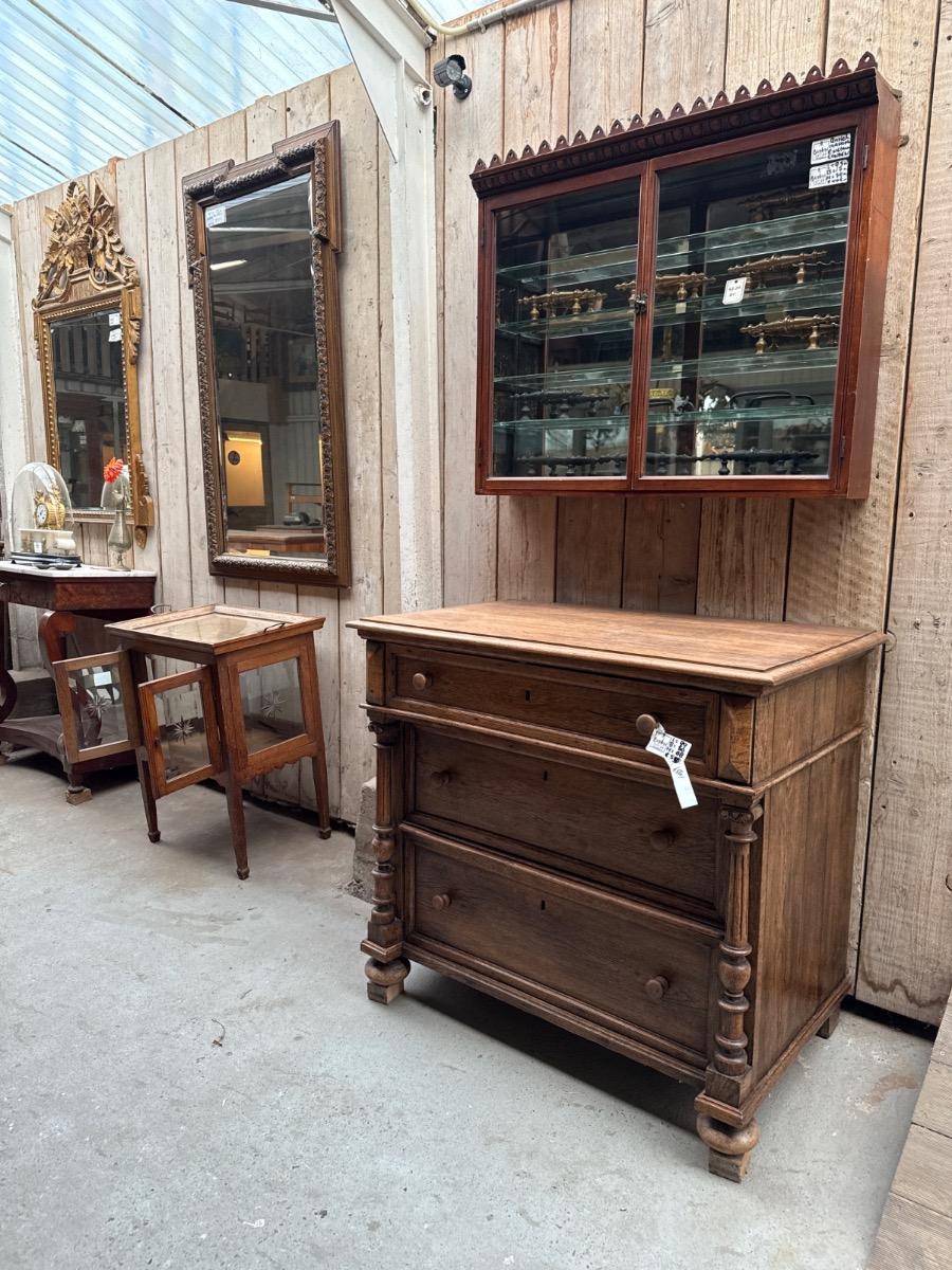 Antique Chest of drawers