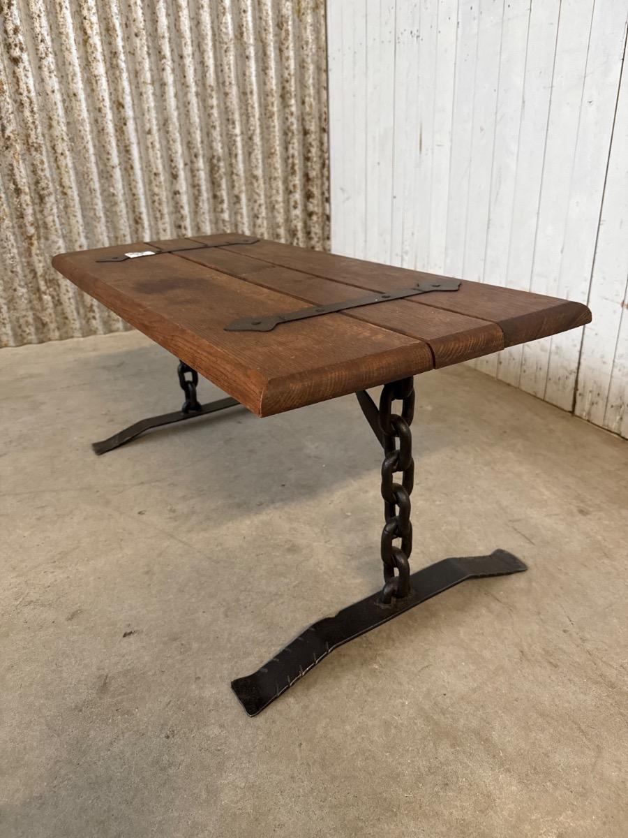 Antique Coffeetable brutalis