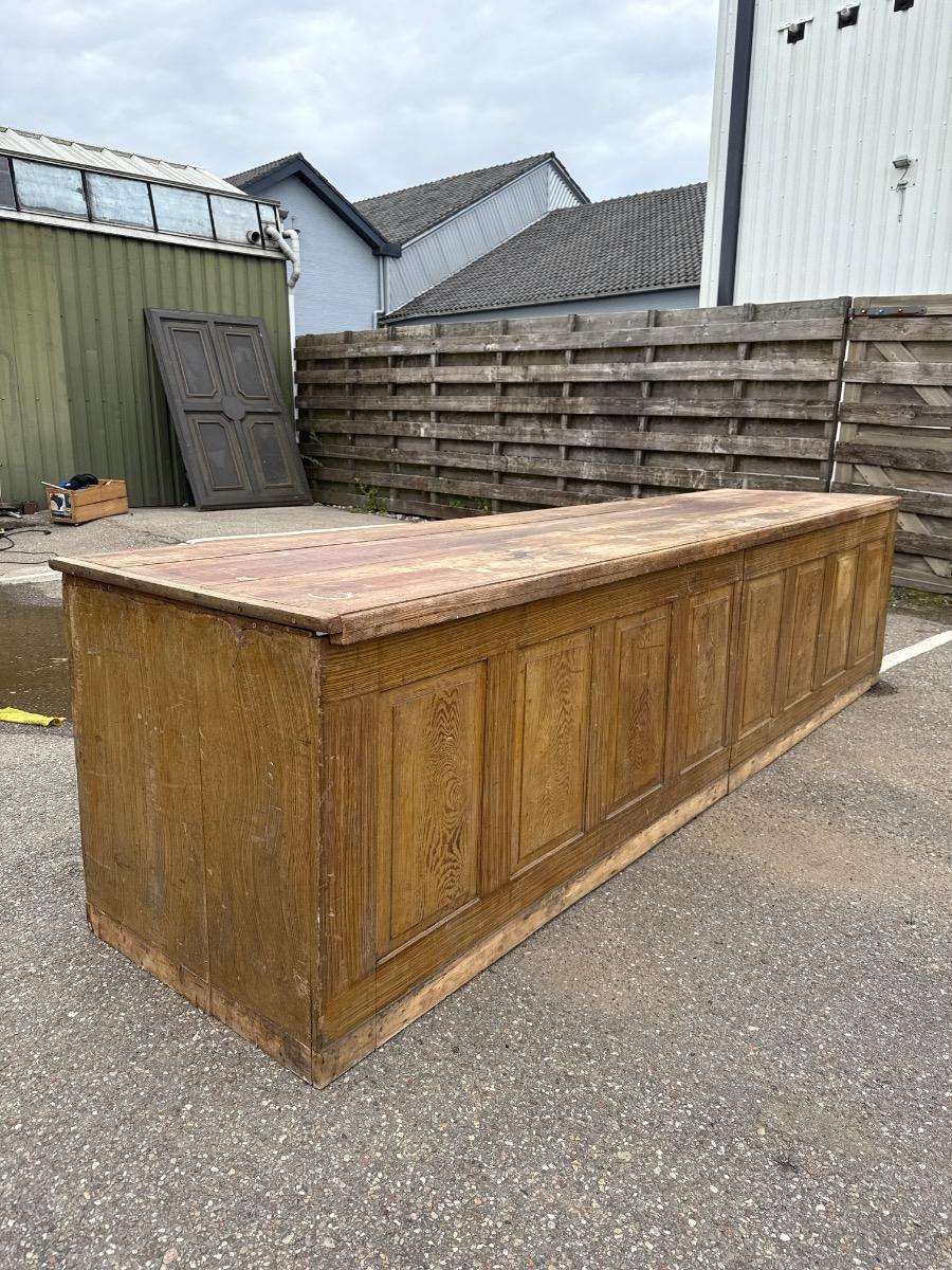 Antique counter
