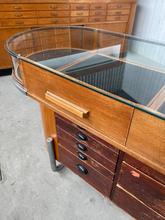 Antique style Antique counter   in Wood and glass