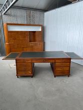 Antique style Antique desk in oak wood