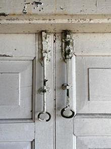 Antique style Antique doors in Wood and iron