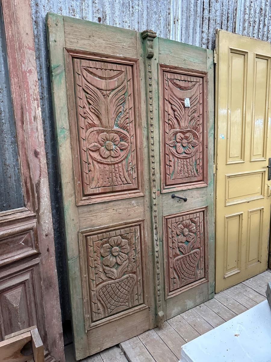 Antique Doors green