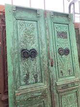 Antique style Antique green set doors in Wood