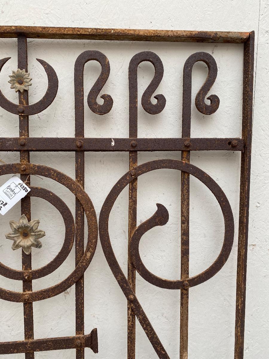 Antique iron fence 1x