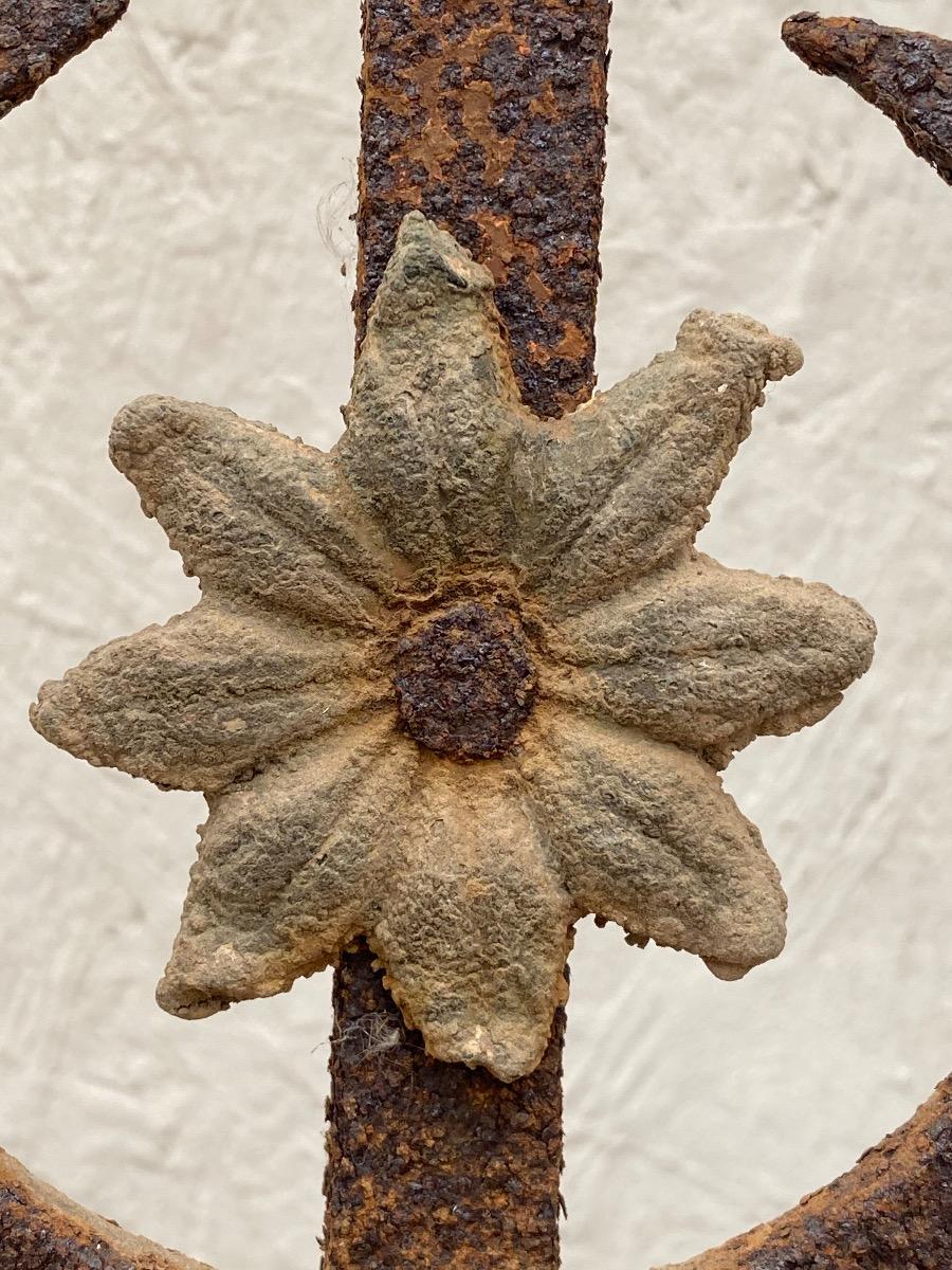 Antique iron fence 1x