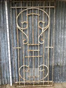 Antique style Antique iron fence 2x in Iron