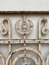 Antique iron fence Antiek stijl in ijzer,