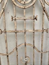 Antique iron fence Antiek stijl in ijzer,