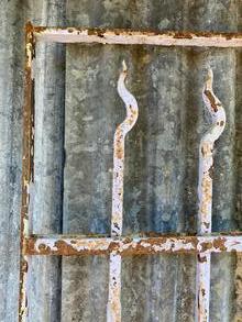 Antique style Antique iron fences 1x in Iron