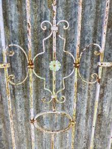 Antique style Antique iron fences 1x in Iron