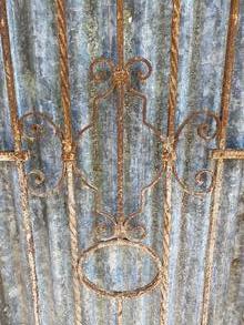 Antique style Antique iron fences 3x in Iron