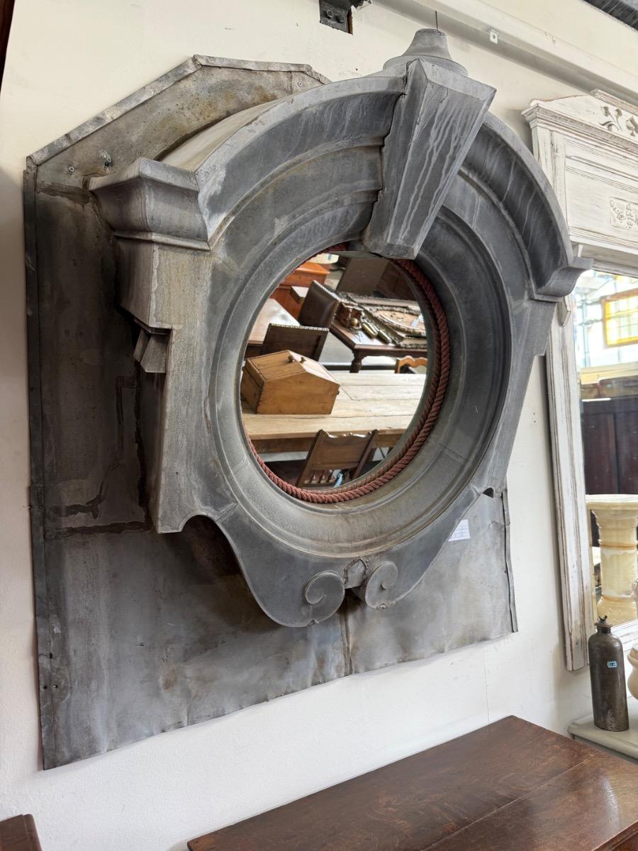 Antique Oeil de boeuf mirror