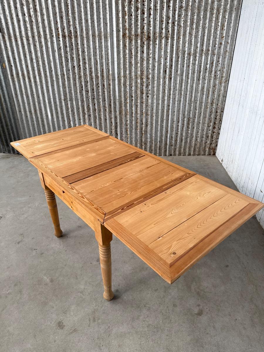 Antique pine extension table