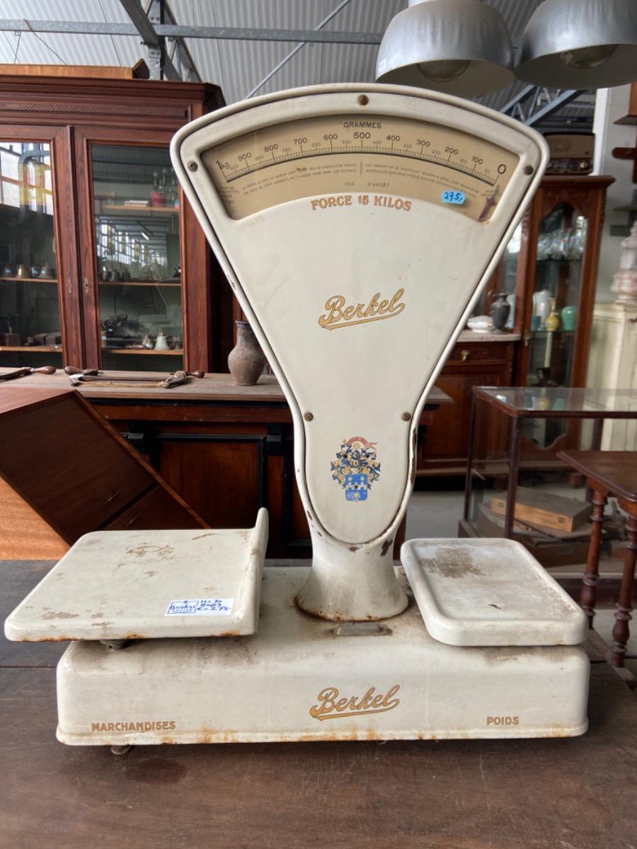 Antique scale