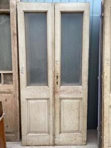 Antique style Antique set doors in Wood and glass