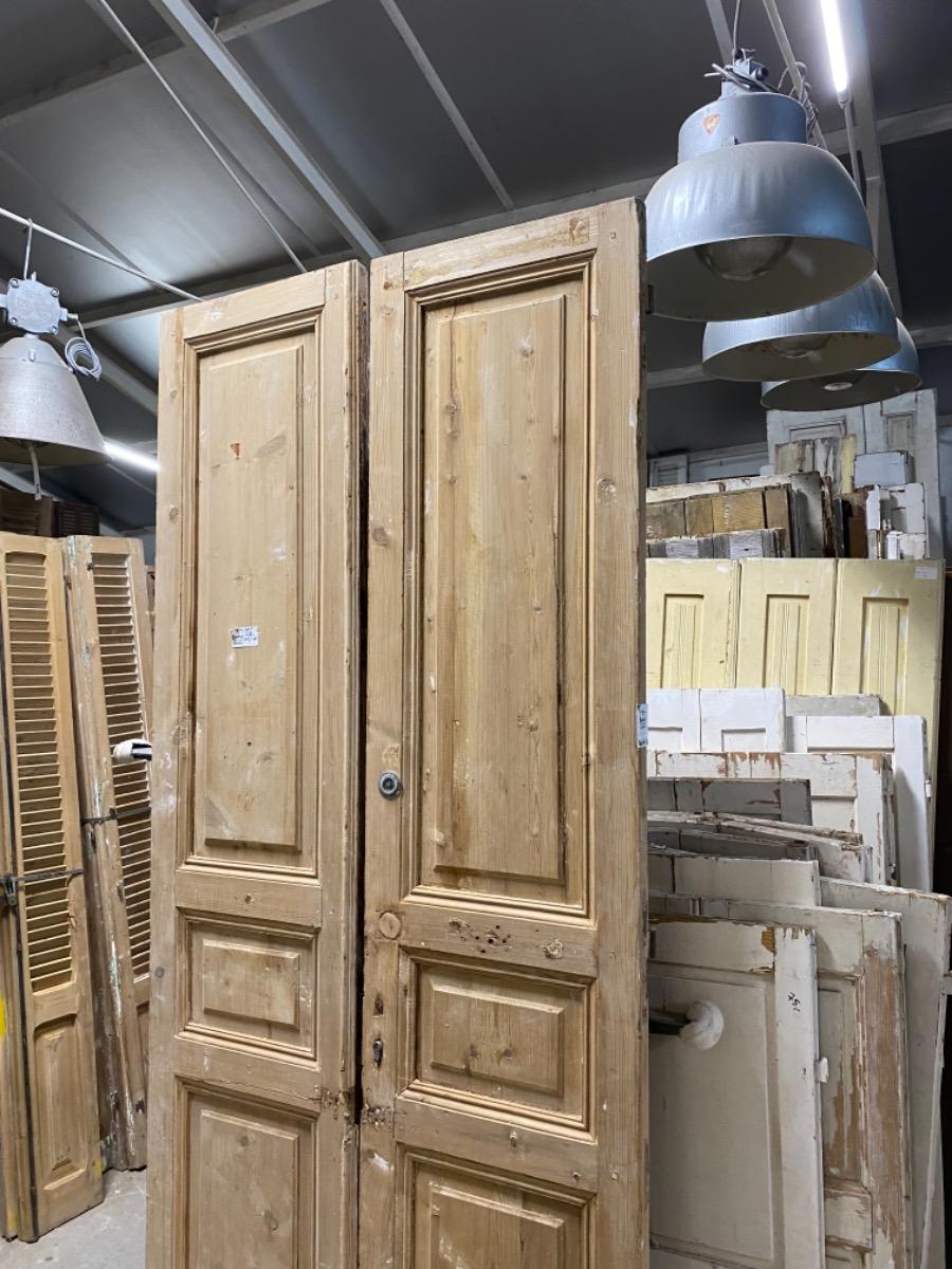 Antique set doors