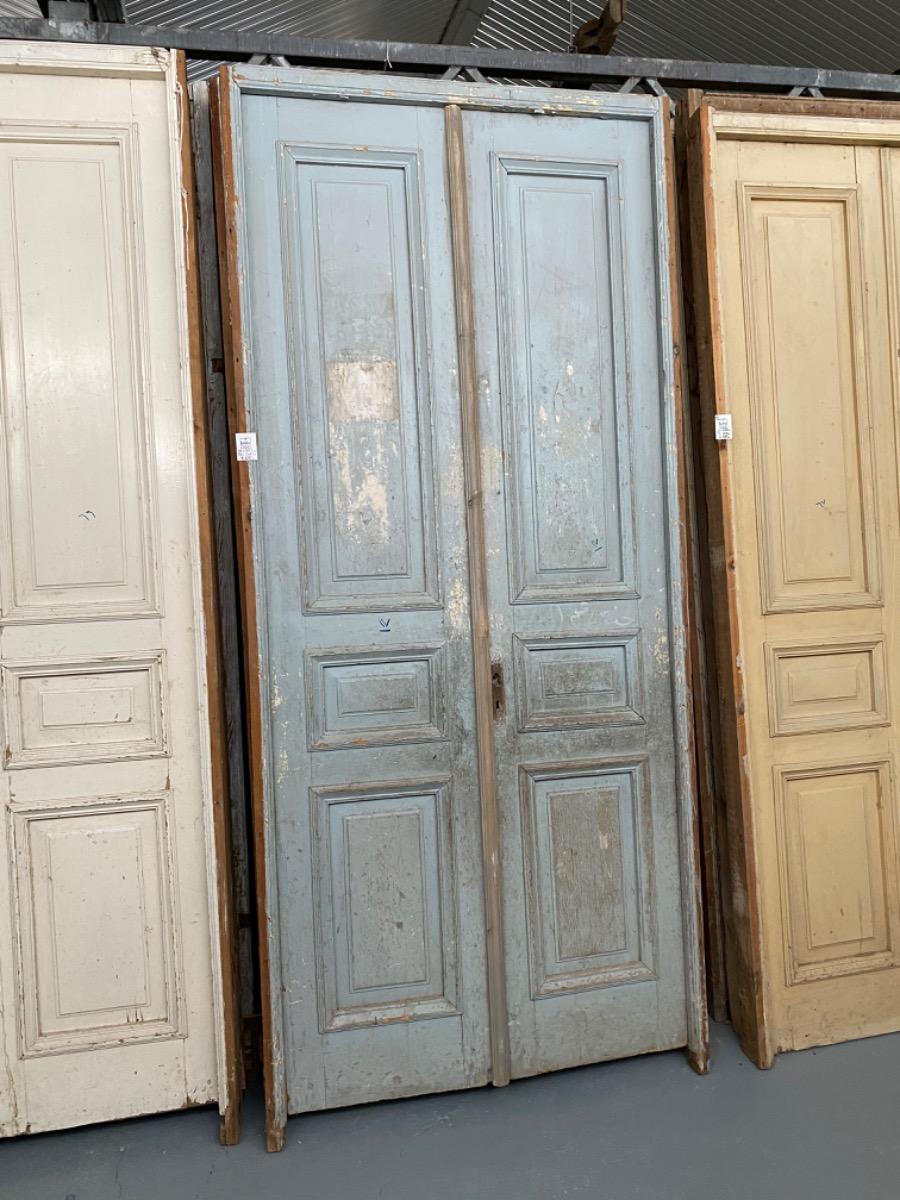 Antique set doors