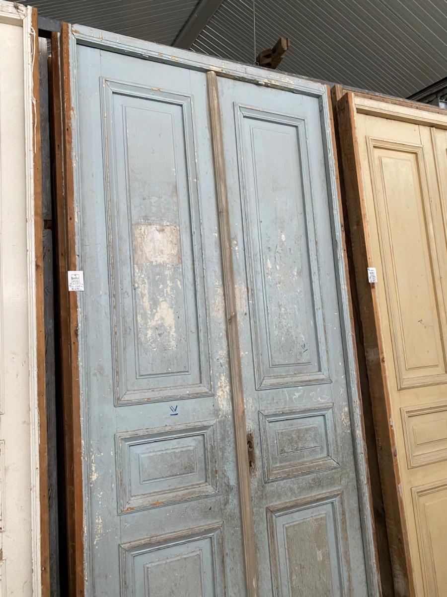 Antique set doors