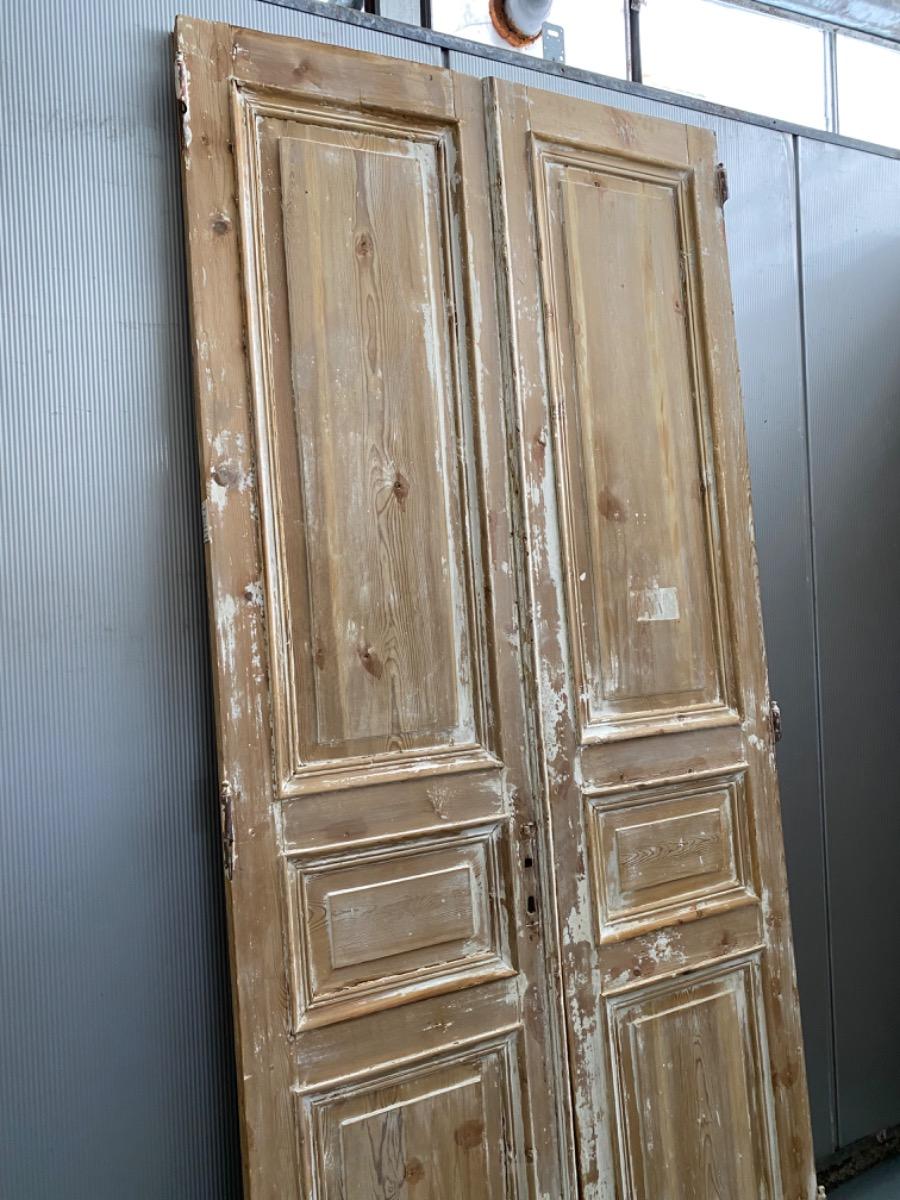 Antique set doors