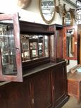 Antique style Antique shop cabinet in Wood and glas 20e eeuw