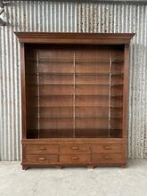 Antique style Shopcabinet in wood and glass, Europe 20e eeuw