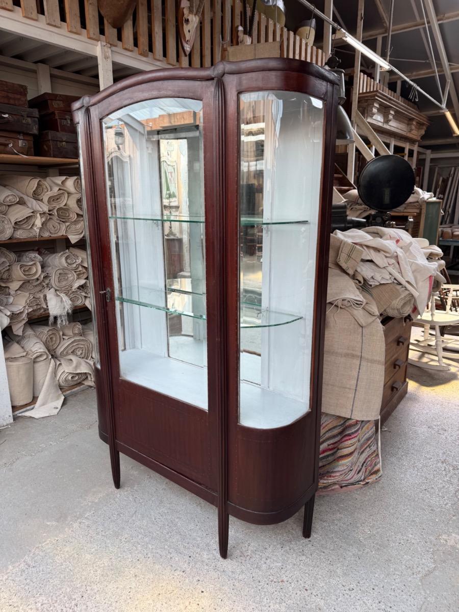 Antique Shopcabinet