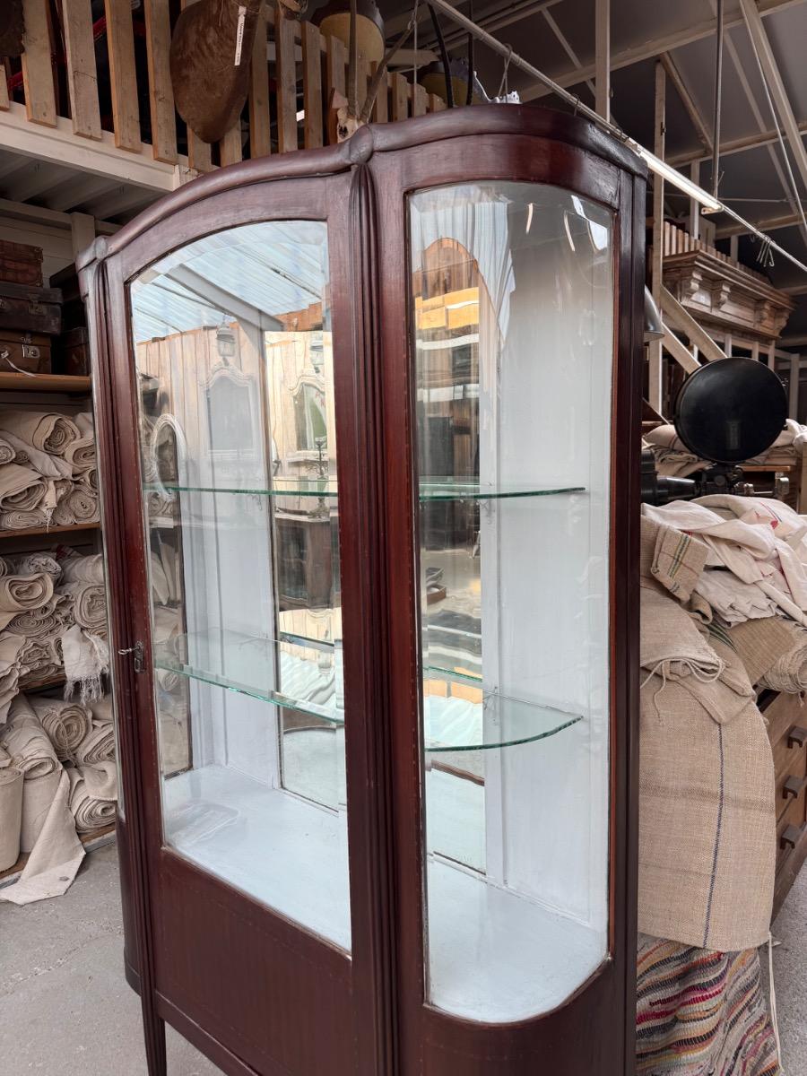Antique Shopcabinet