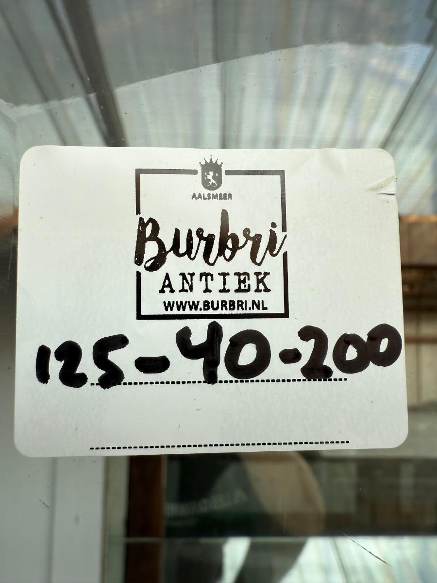 Antique Shopcabinet