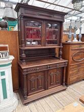 Antique Shopcabinet