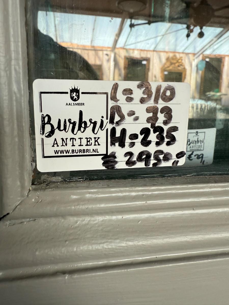 Antique Shopcabintet gray