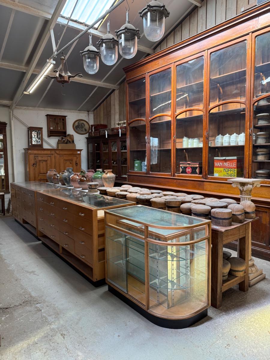 Antique Shopfitting
