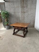 style Antique table in Wood