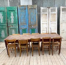 Antique style Antique table in Wood