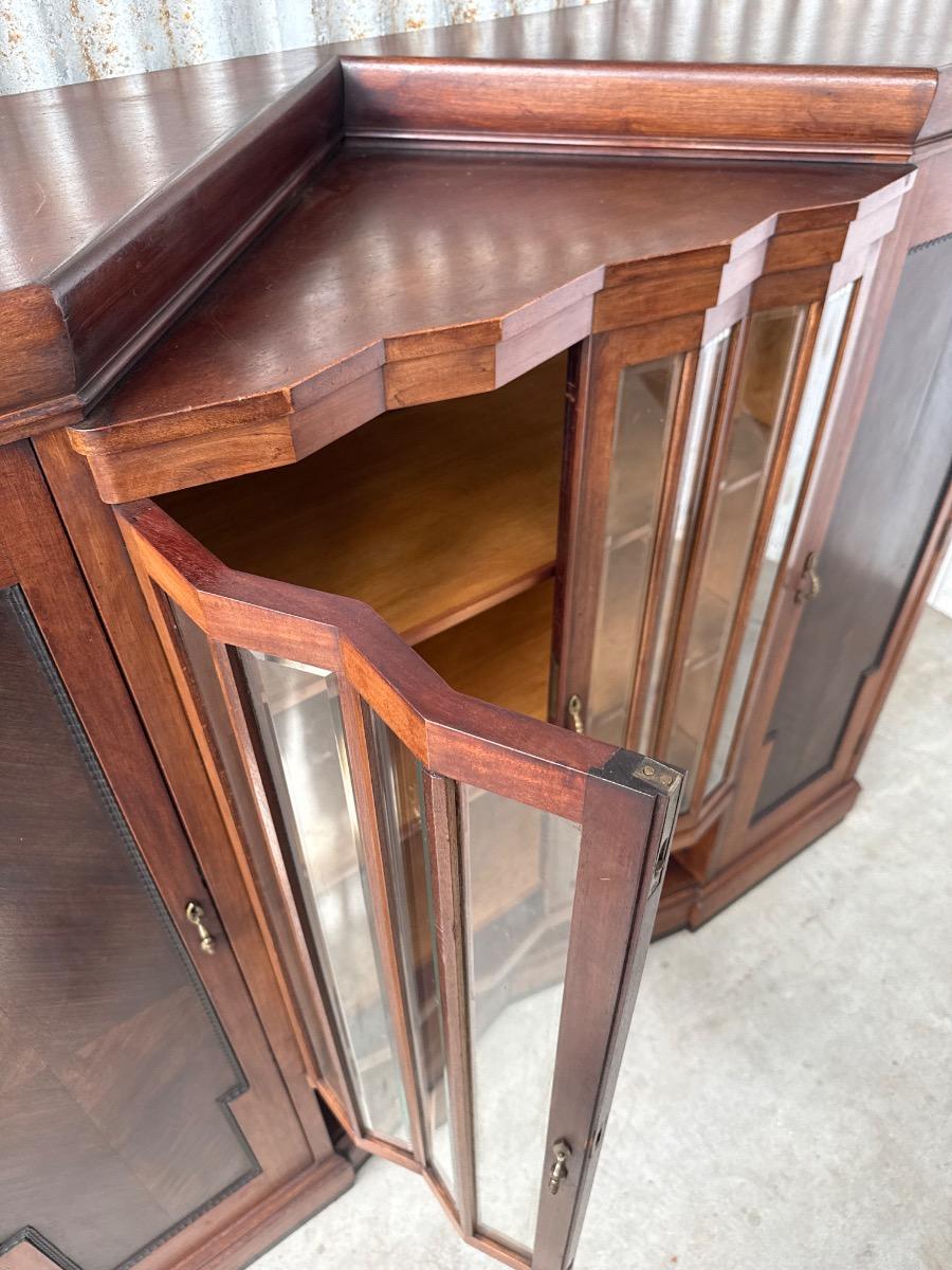 Art-deco cabinet