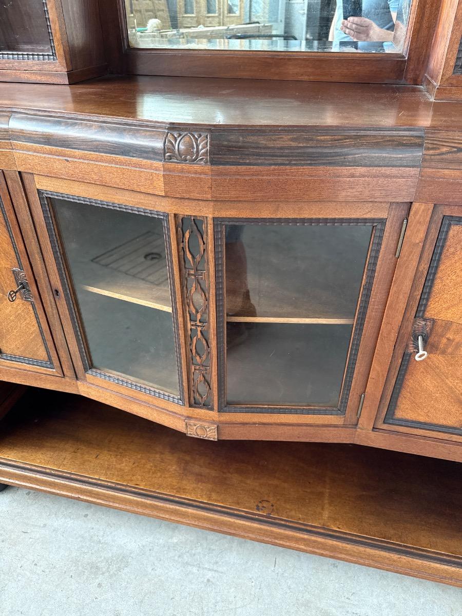 Art-deco cabinet
