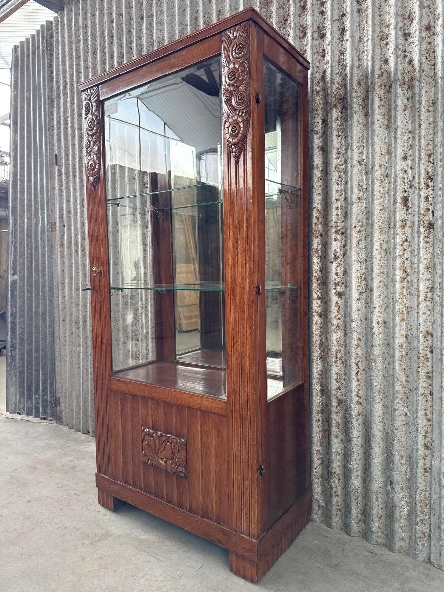 Art nouveau showcase cabinet