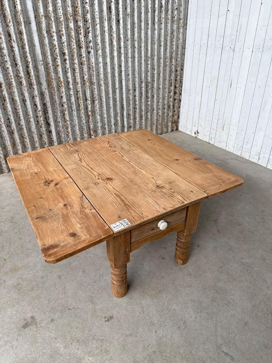 Brocante Table