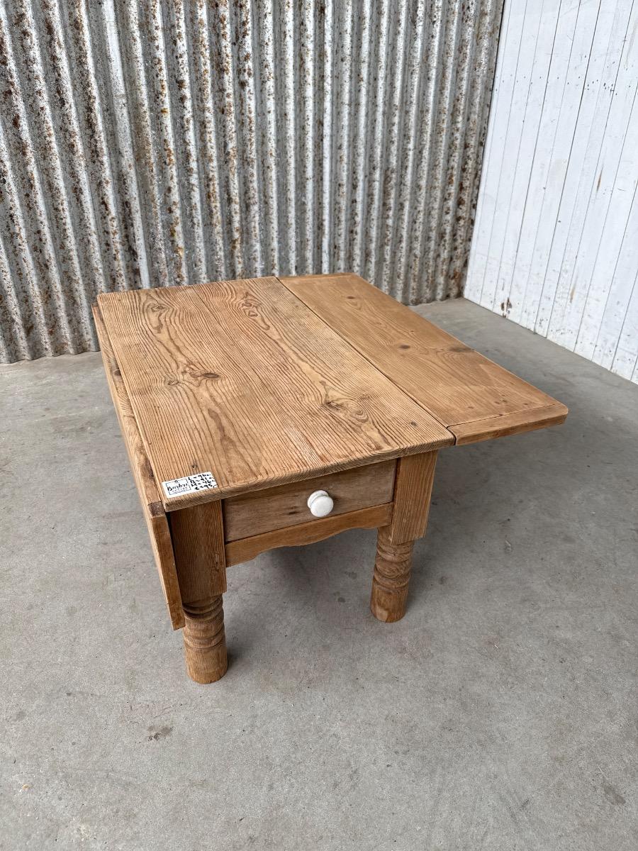 Brocante Table