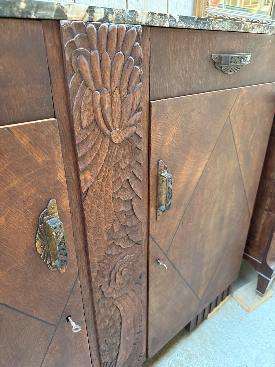 Cabinet with marmble 